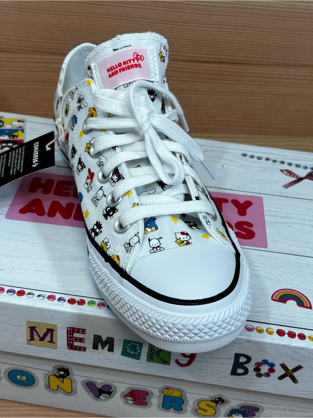 Converse HELLO KITTY And Friends Chuck Taylor White Low Sneakers Women’s Sz 8 - Picture 5 of 8